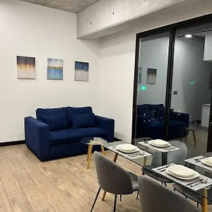 Elegancia Y Confort En Zona 10 Apartamento